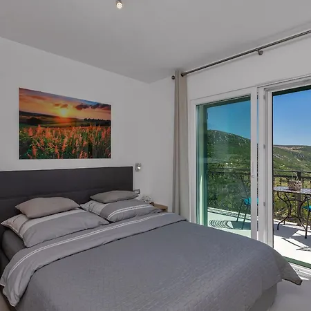 Hébergement de vacances Mit Infinity Pool Und Wunderschoenem Seeblick *